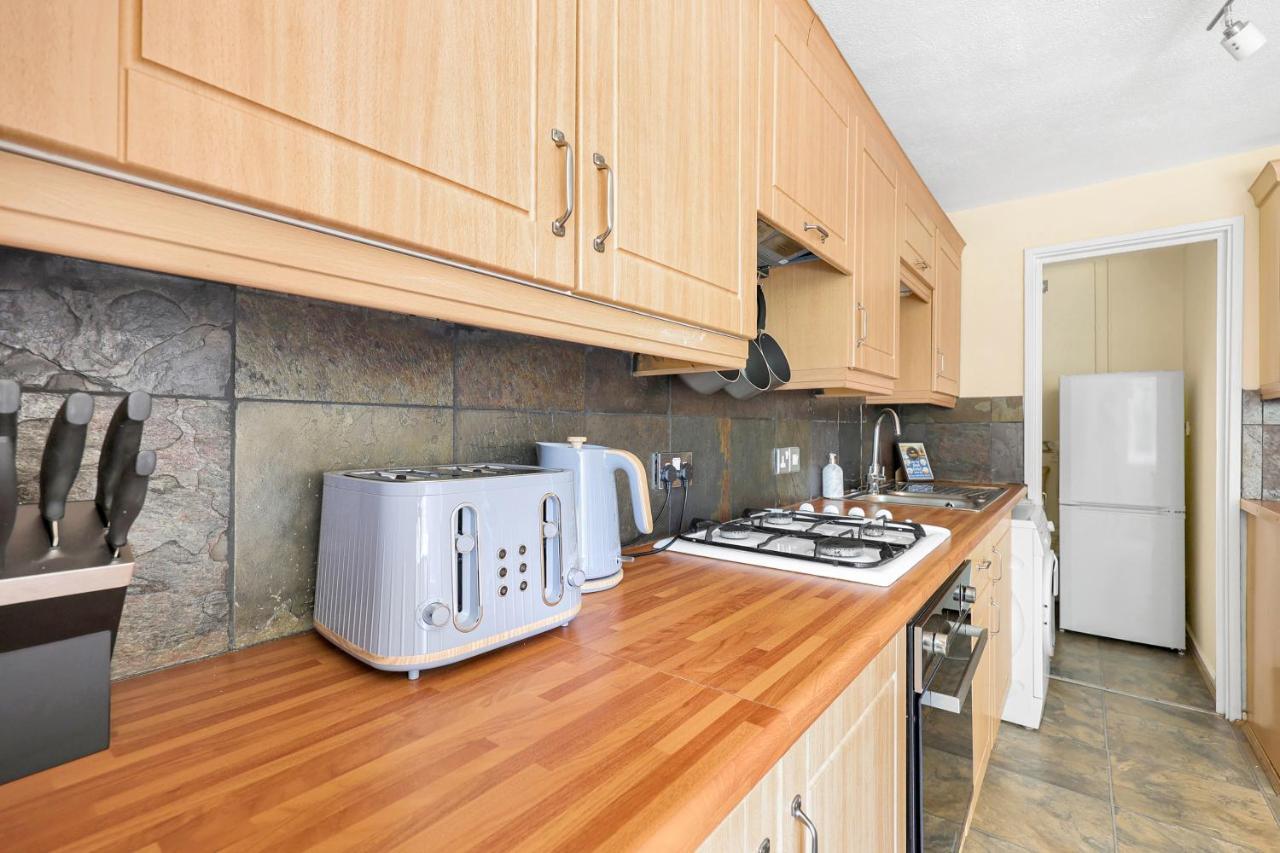 Apartment Charming 3 Bedroom House Short Term & Flexible Renting Canary Wharf With Free Wifi & Garden