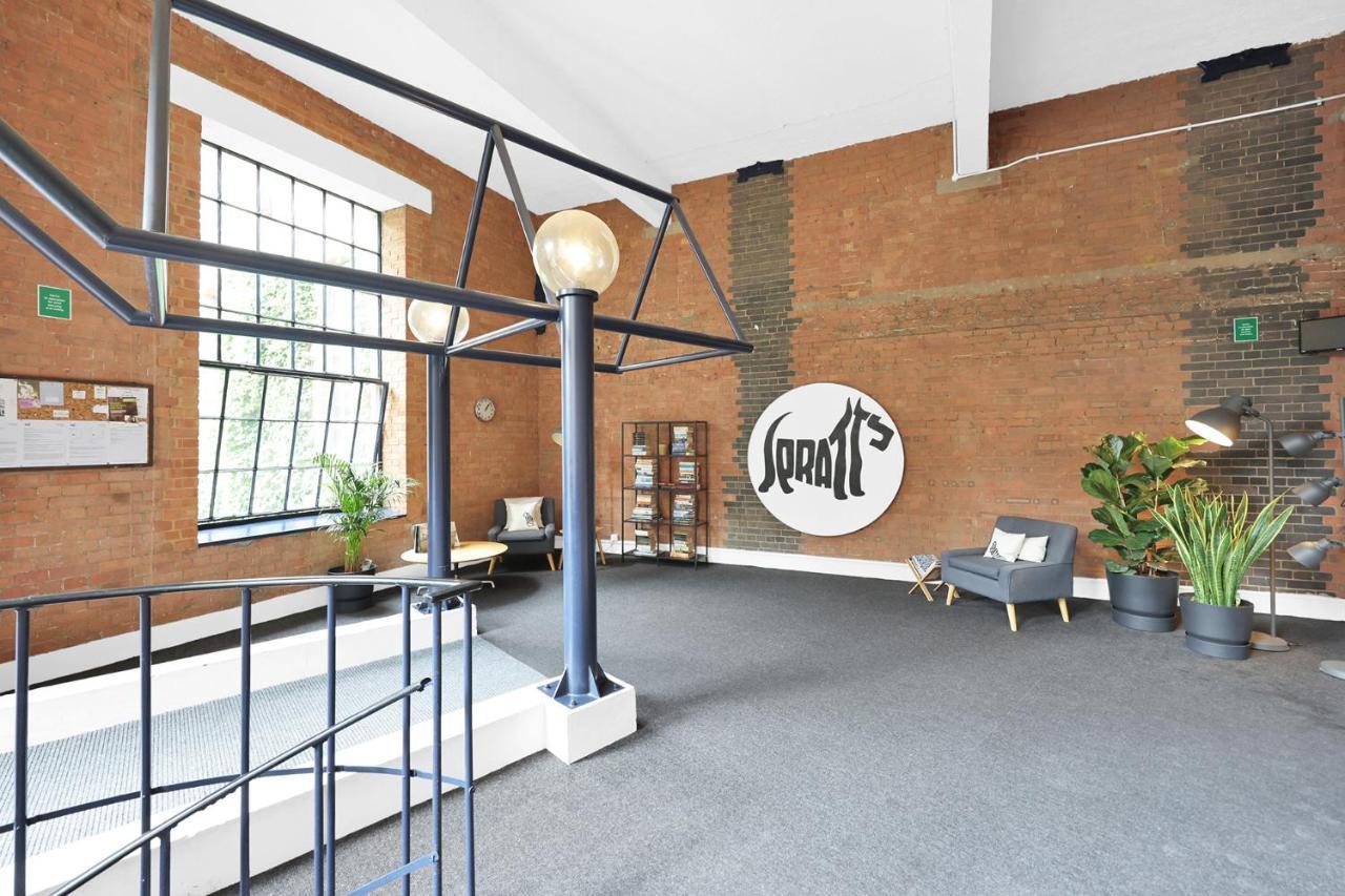 Large Industrial Style 2 Bedroom Short Term & Flexible Renting Canary Wharf With Free Wifi * Londen