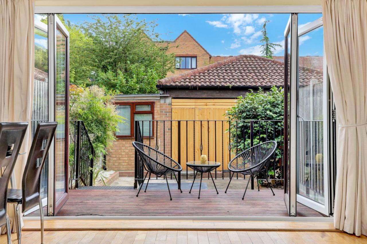 Apartment Charming 3 Bedroom House Short Term & Flexible Renting Canary Wharf With Free Wifi & Garden