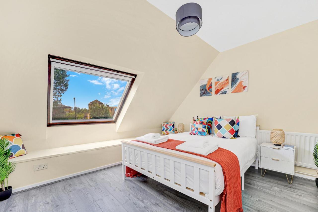 Apartment Charming 3 Bedroom House Short Term & Flexible Renting Canary Wharf With Free Wifi & Garden
