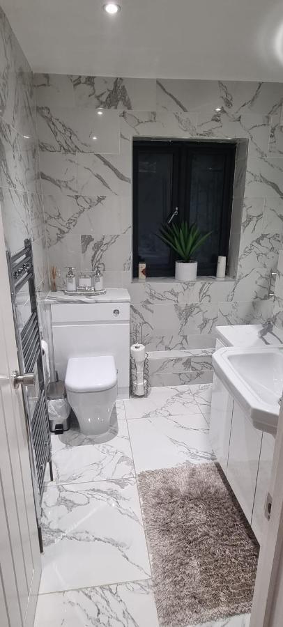Beautiful With Free On Street Parking In Sydenham Accommodatie bij particulieren *
