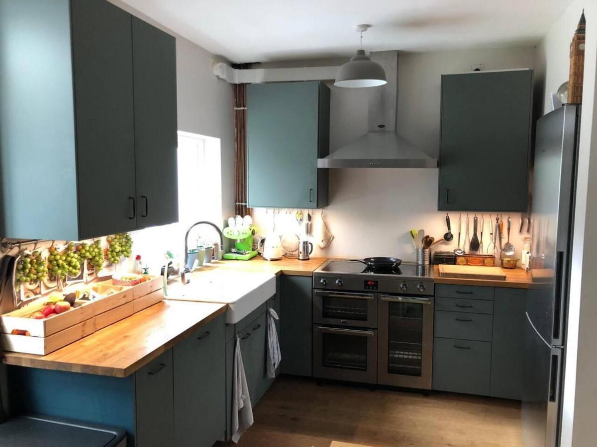 Charming Victorian With Spacious Garden London