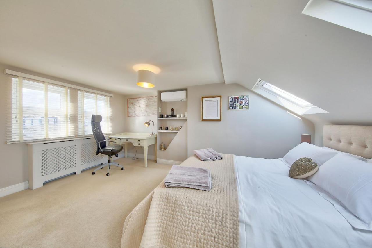 Family 4-bed House & Secluded Garden - Wimbledon * London