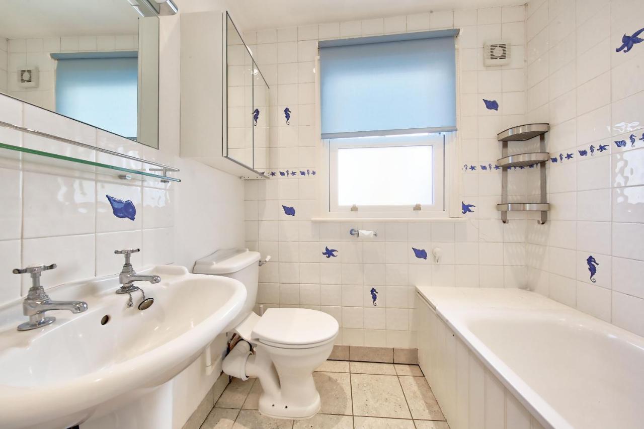 Family 4-bed House & Secluded Garden - Wimbledon * London