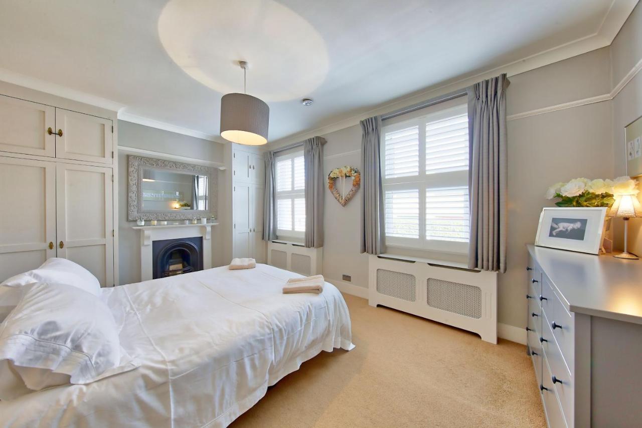 Ferienhaus Family 4-bed House & Secluded Garden - Wimbledon London