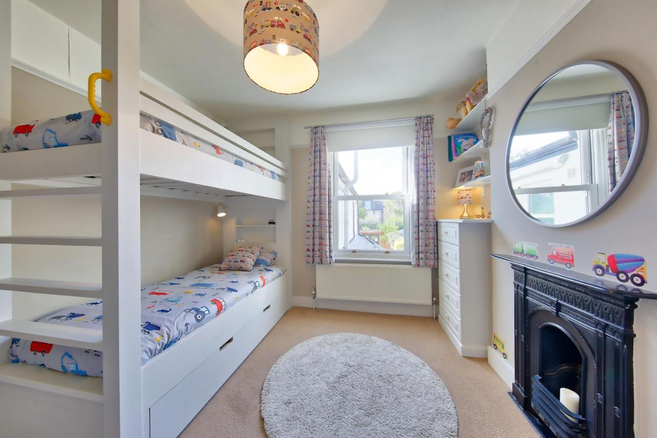 Vakantiehuis Family 4-bed House & Secluded Garden - Wimbledon *