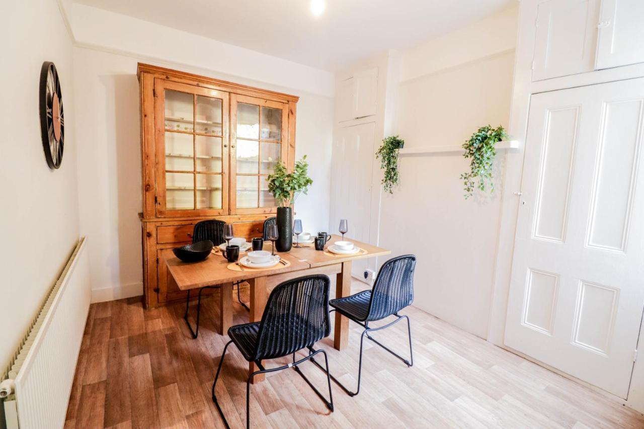 Stunning 5 Bed House In Clapham - Free Wifi! Holiday home *