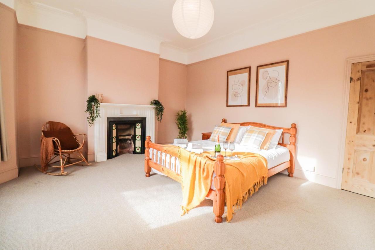 Stunning 5 Bed House In Clapham - Free Wifi! Holiday home