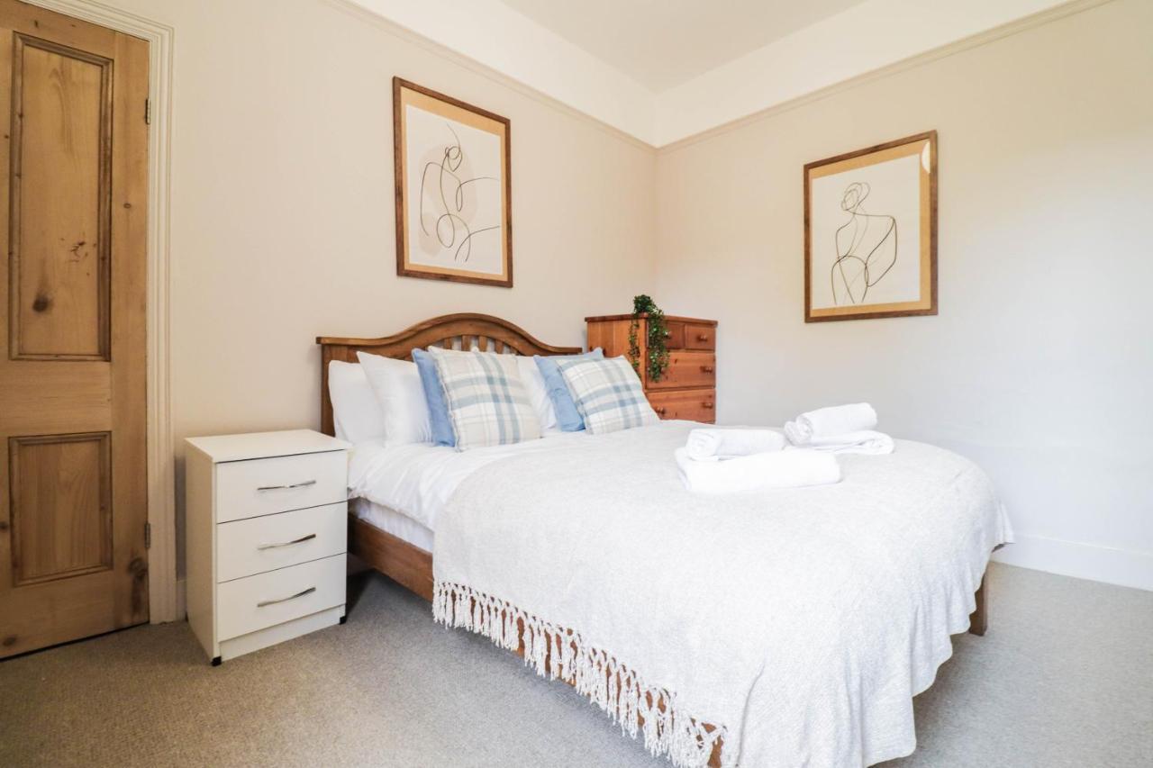 Stunning 5 Bed House In Clapham - Free Wifi! Holiday home London