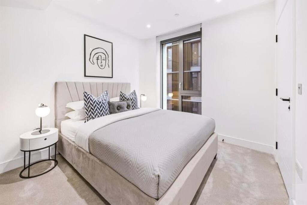 Rare Find - Luxury Apartment *