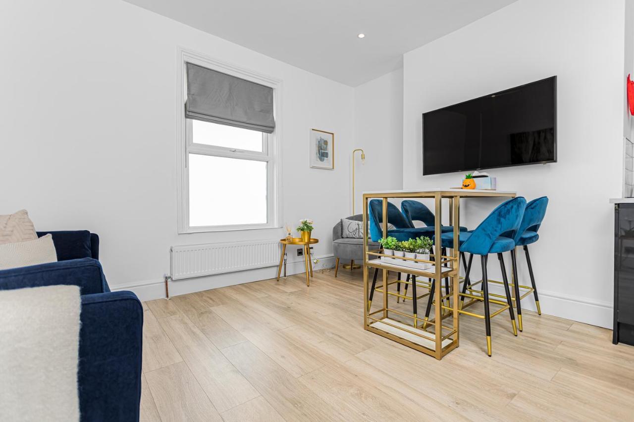 Modern 3 And 2 Bedroom In Maida Vale Londen