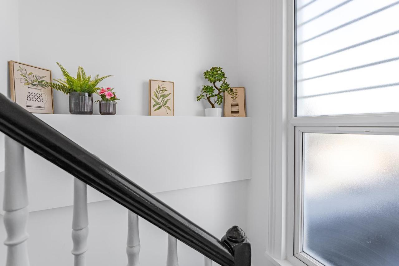 Modern 3 And 2 Bedroom In Maida Vale *