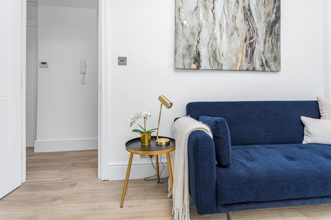 Modern 3 And 2 Bedroom In Maida Vale Londen