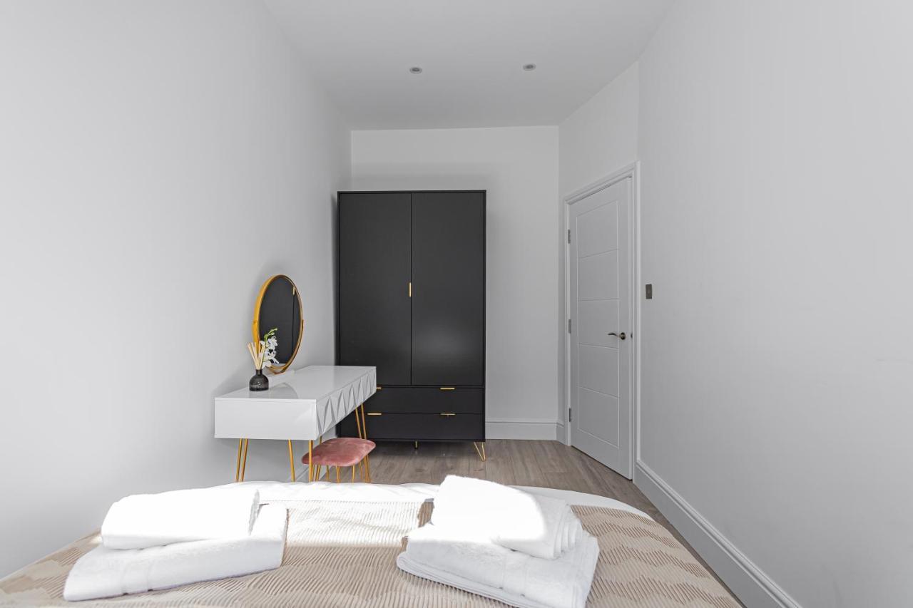 Modern 3 And 2 Bedroom In Maida Vale *