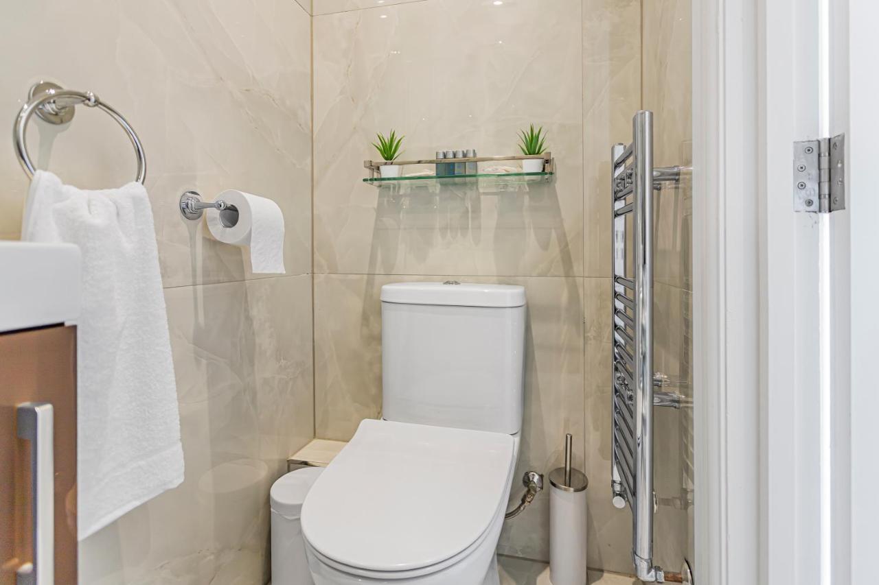 Modern 3 And 2 Bedroom In Maida Vale *