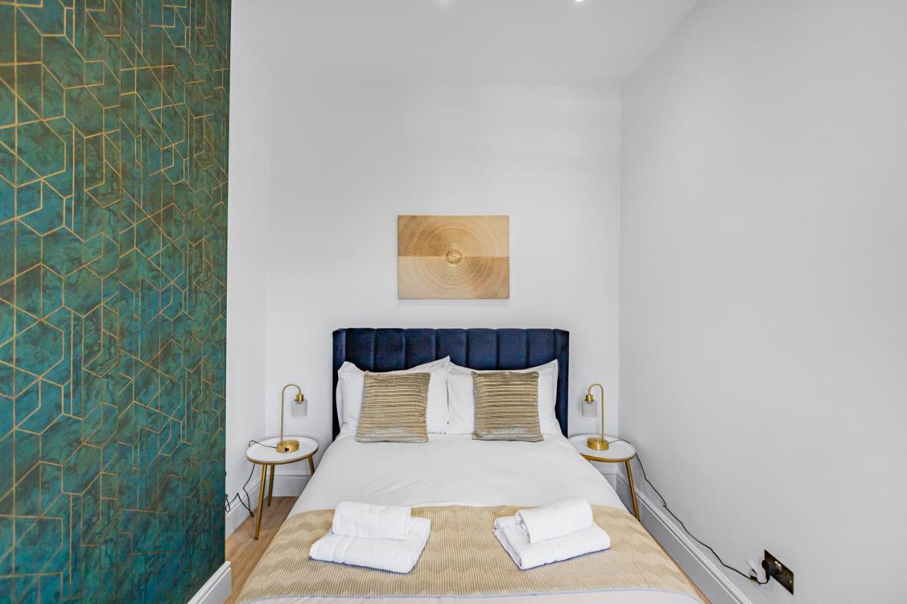 Modern 3 And 2 Bedroom In Maida Vale Londen