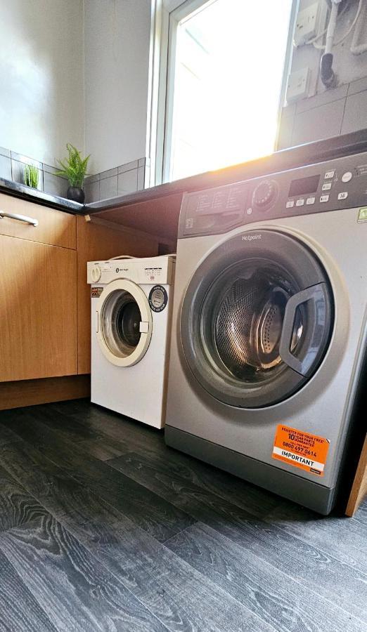 3 Bedroom House In Tottenham 10 Mins Walk From Seven Sisters Station * London