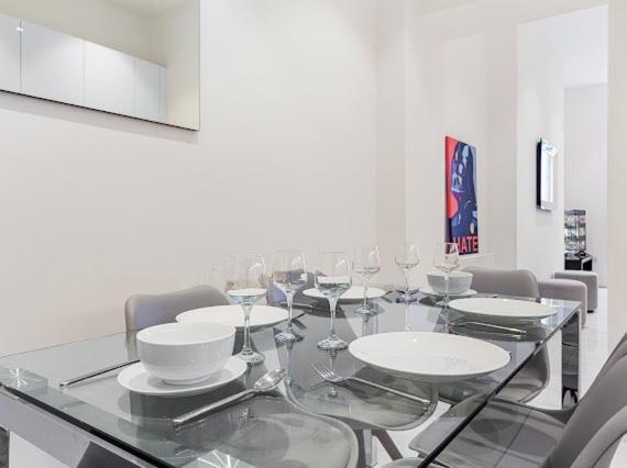 Harley Street Luxury Snug * London