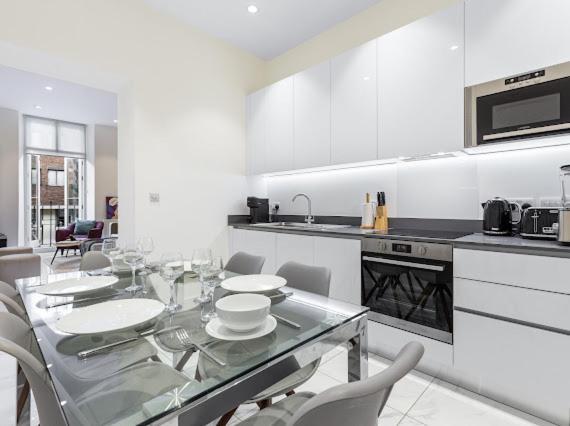 Harley Street Luxury Snug London