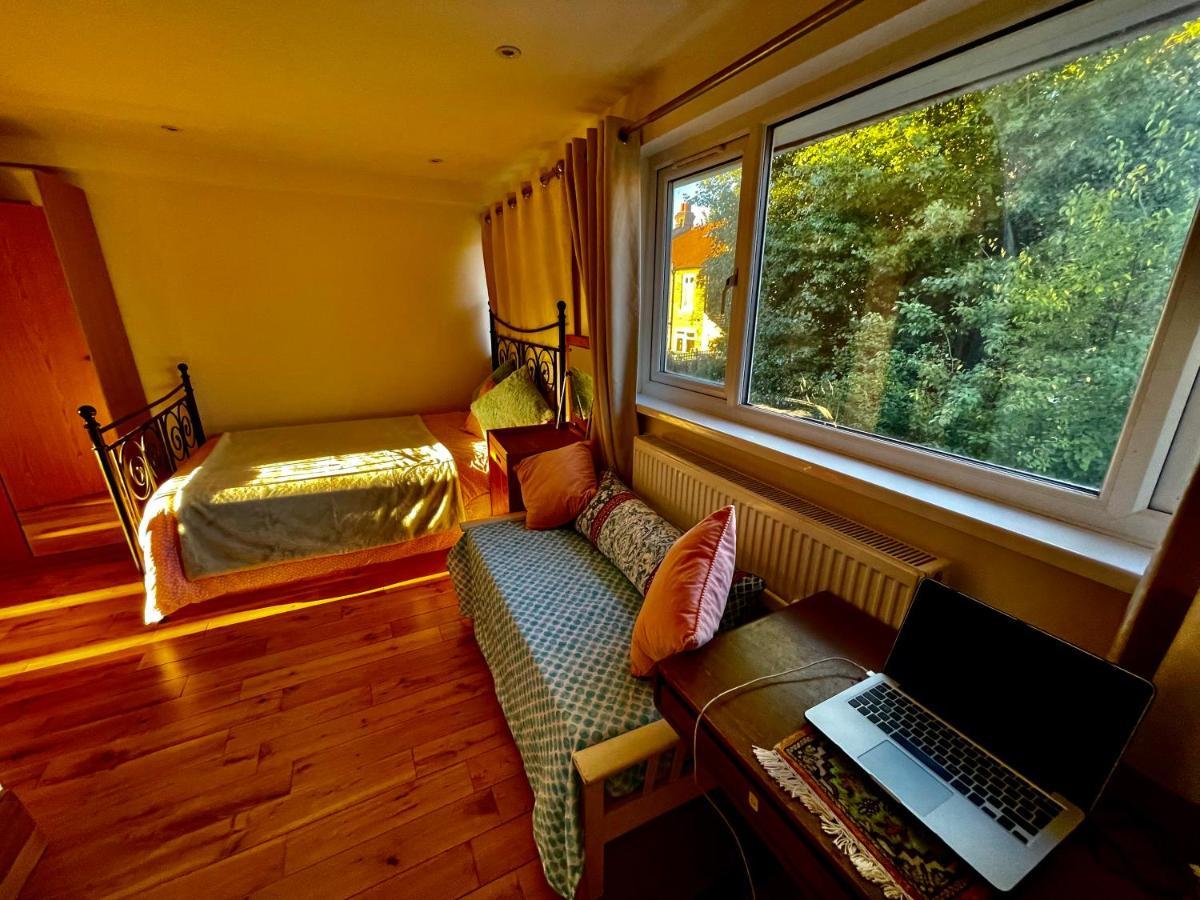 Villa Luxe 4 Bedroom House With 4 Bathrooms - Elizabeth Line & Acton Stations At Walking Distance *