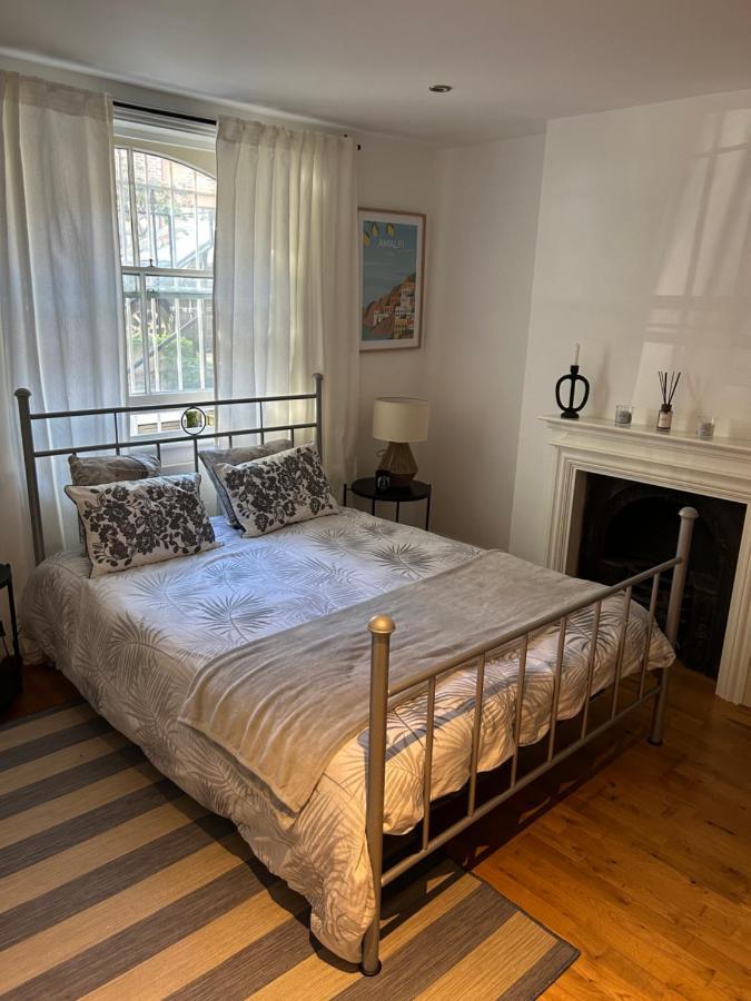 Villa Cozy 2-bedroom Retreat With Modern Amenities *
