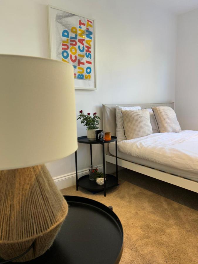 Cozy 2-bedroom Retreat With Modern Amenities Villa London
