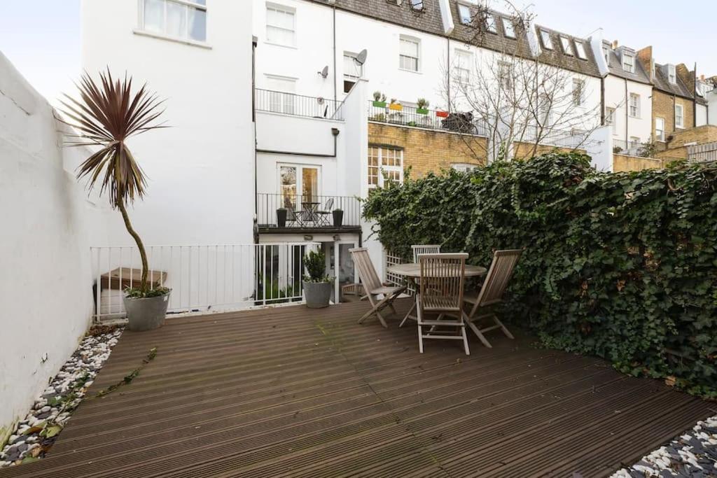 Villa Cozy 2-bedroom Retreat With Modern Amenities *
