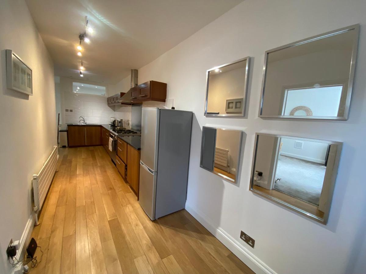 Fantastic Spacious Garden Flat With Own Private Entrance * Londres