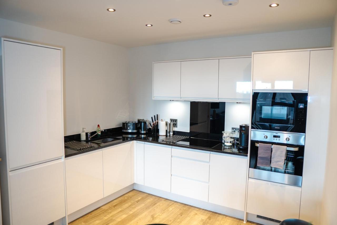 Luxury, Modern & Cosy 2 Bedroom Apartment London
