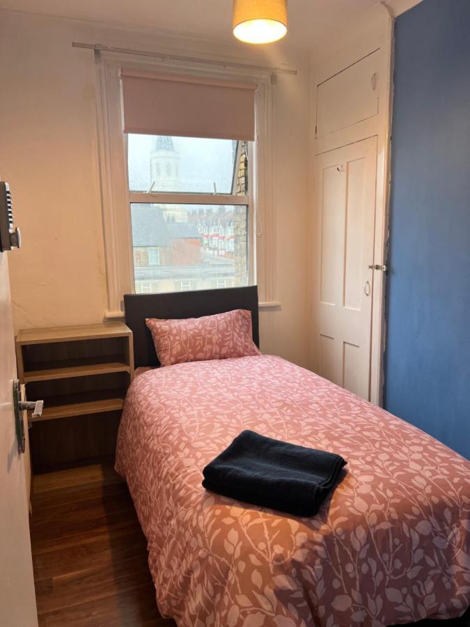 Gjestgiverier Cozy Flat London