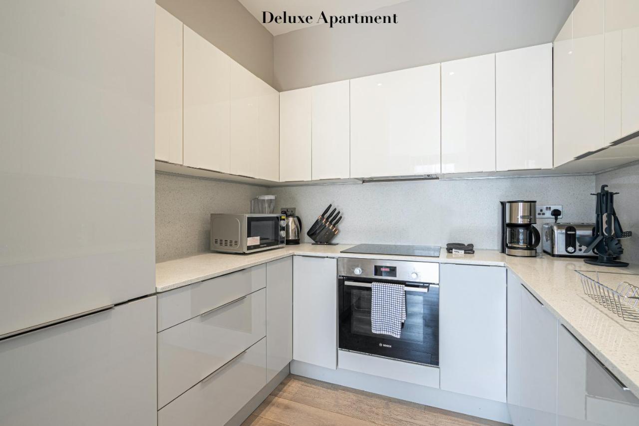 Superb Opposite Edgware Road Station Apartment