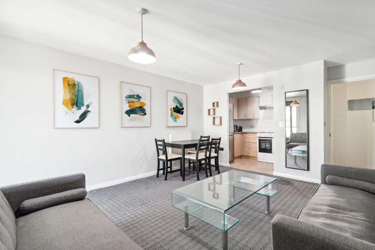 Apartment Docklands Cozy View London