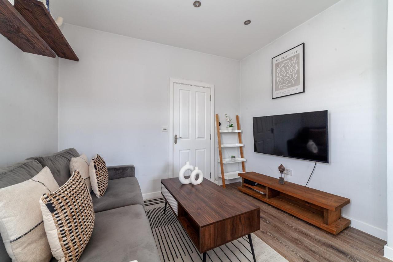 Apartment The Brent Park Collection