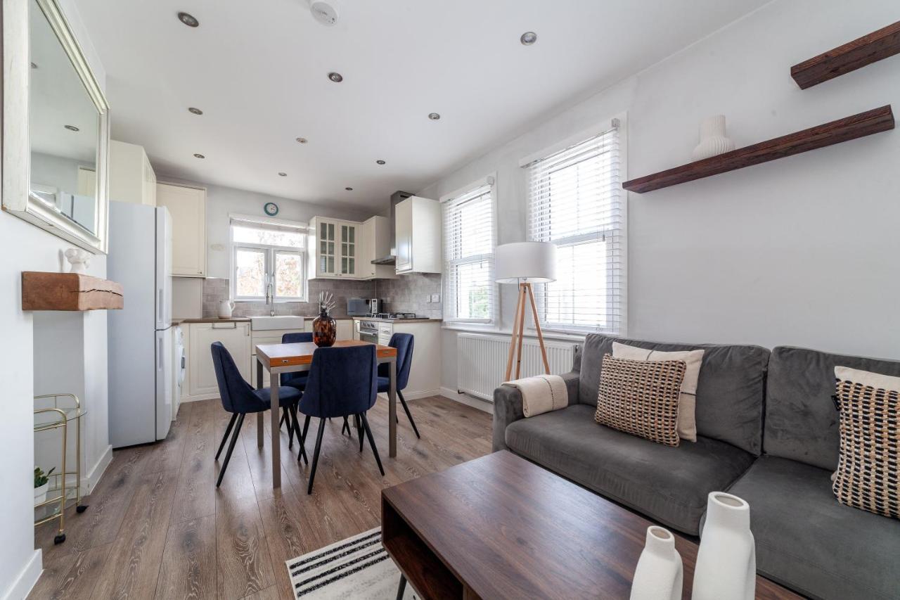 Apartment The Brent Park Collection *