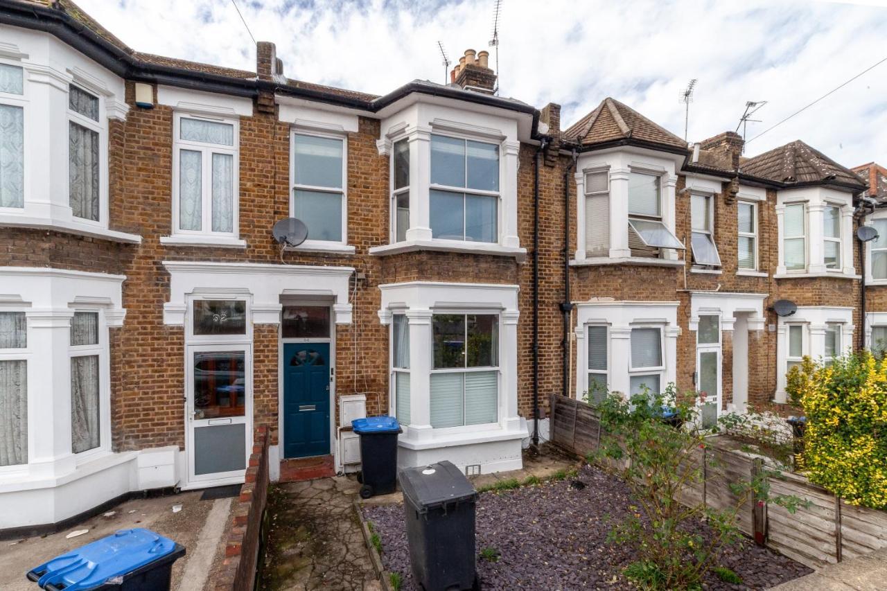 Apartment The Brent Park Collection
