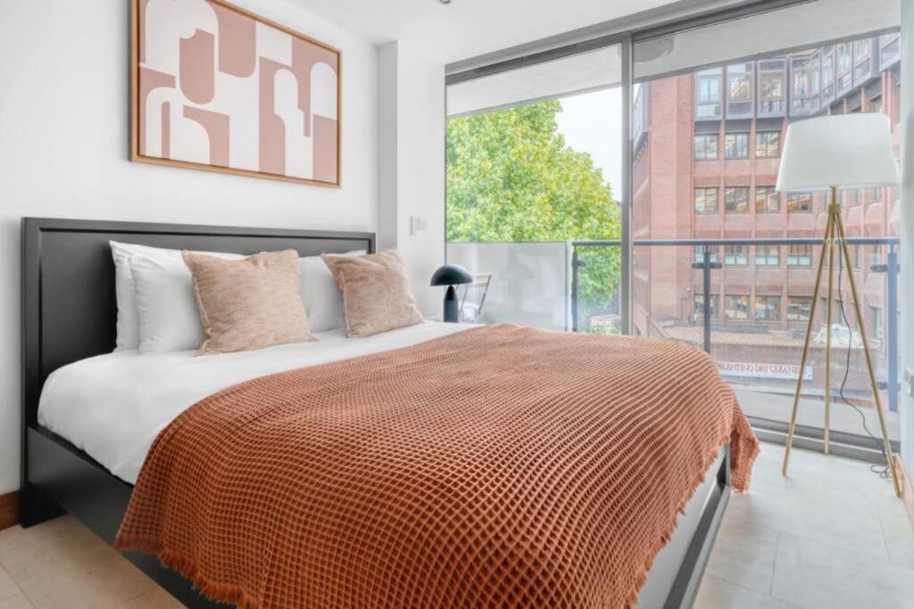 Apartment Exquisite 2 Bed Soho Central Sleeps 6 *