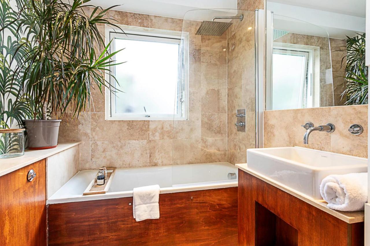 3 Bed Luxury Penthouse In Shoreditch Apartment London