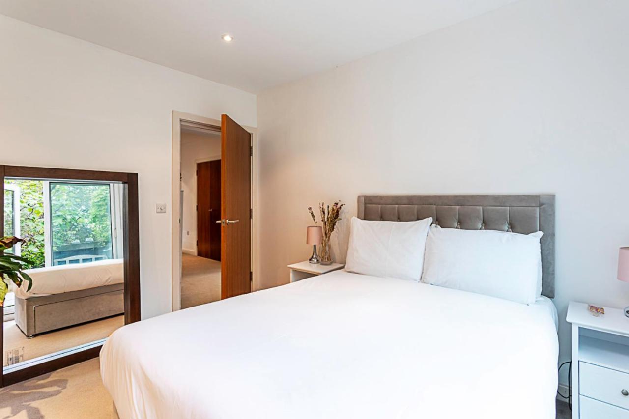 3 Bed Luxury Penthouse In Shoreditch London