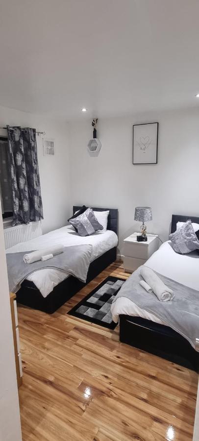 Beautiful With Free On Street Parking In Sydenham * Londen