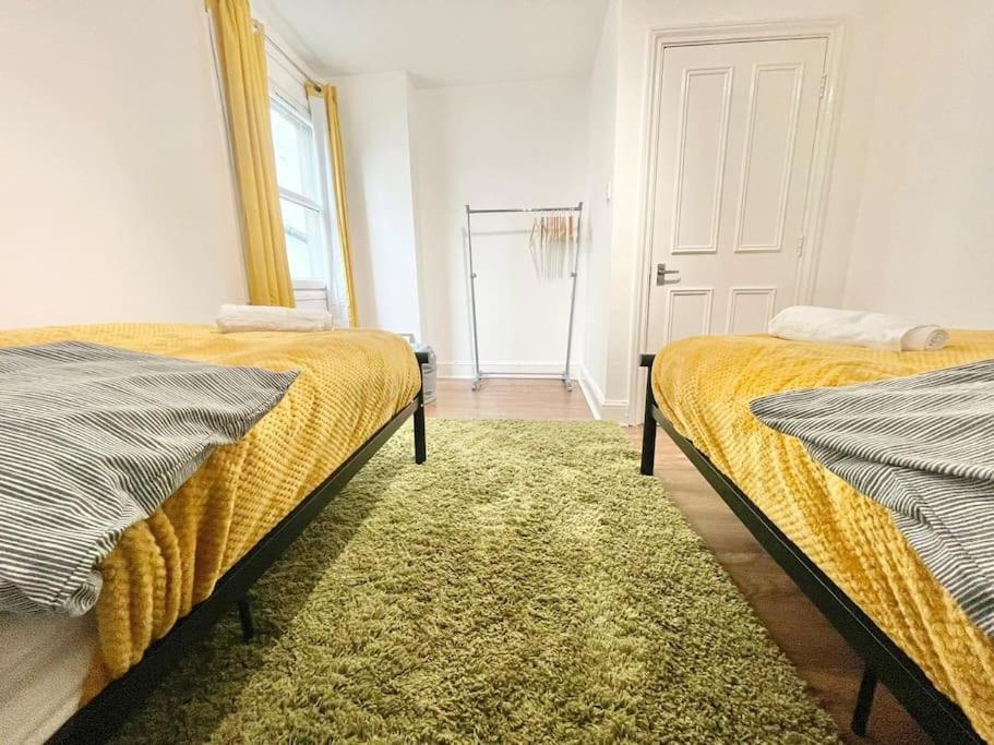 Apartment 3 Bedrooms Urban Escape