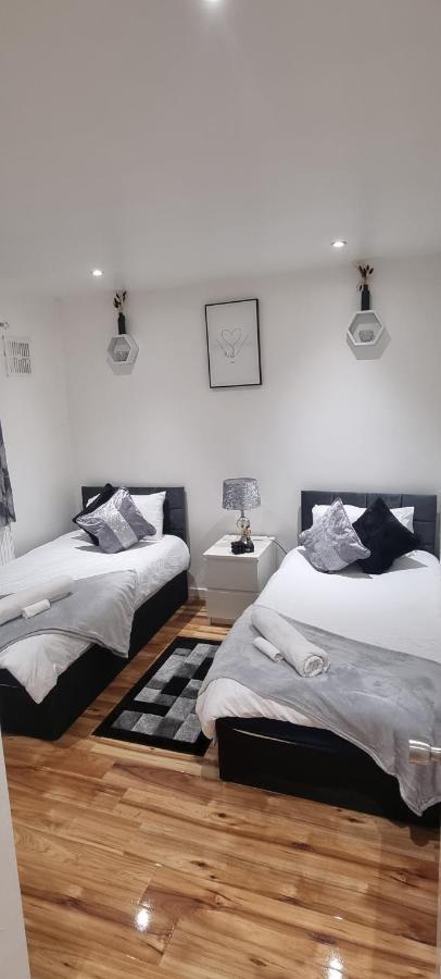 Beautiful With Free On Street Parking In Sydenham * Londen