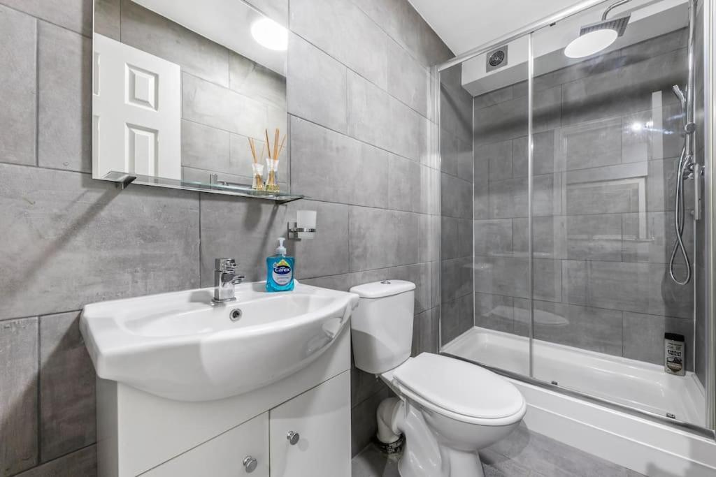 2br L 2ba With Patio-sleep 6