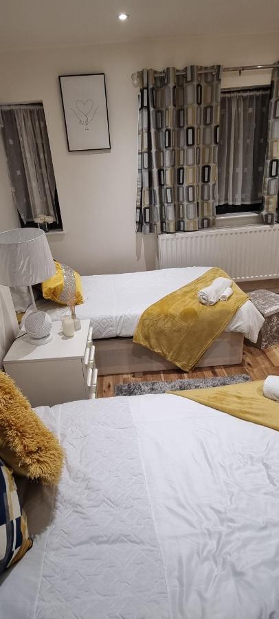 Beautiful With Free On Street Parking In Sydenham * Londen