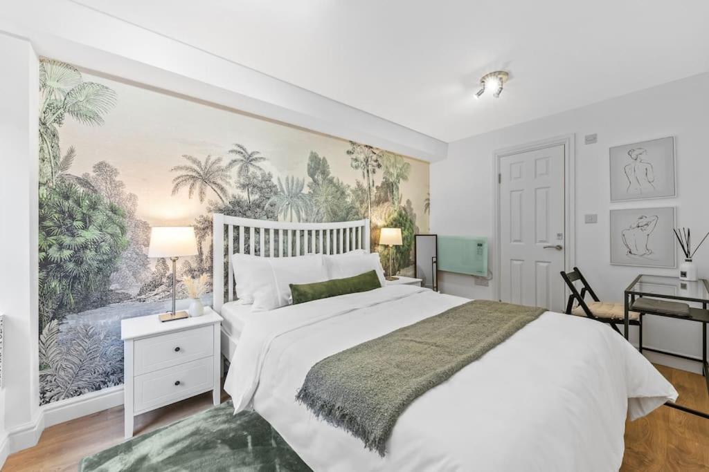 Apartment 2br L 2ba With Patio-sleep 6 London