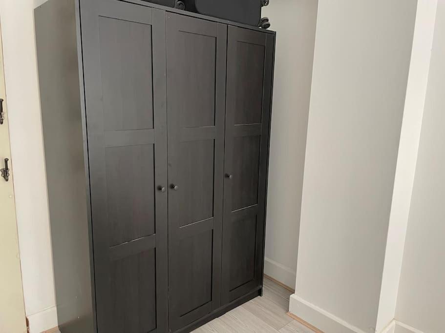 2 Bedroom Modern And Stylish London