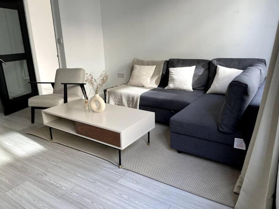 2 Bedroom Modern And Stylish * London