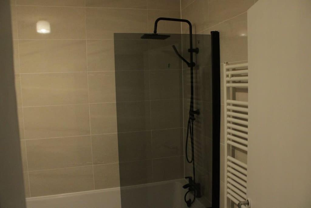 Leilighet 2 Bedroom Modern And Stylish *