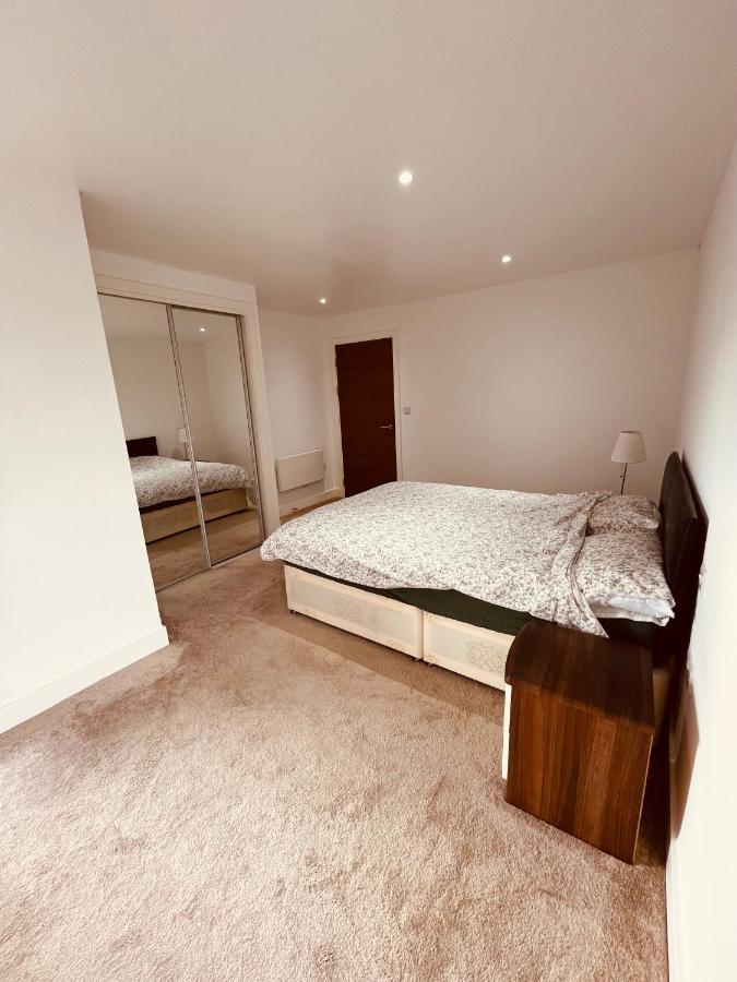 Apartment Morden 1 Bed Flat, Napier House, Bromyard Ave