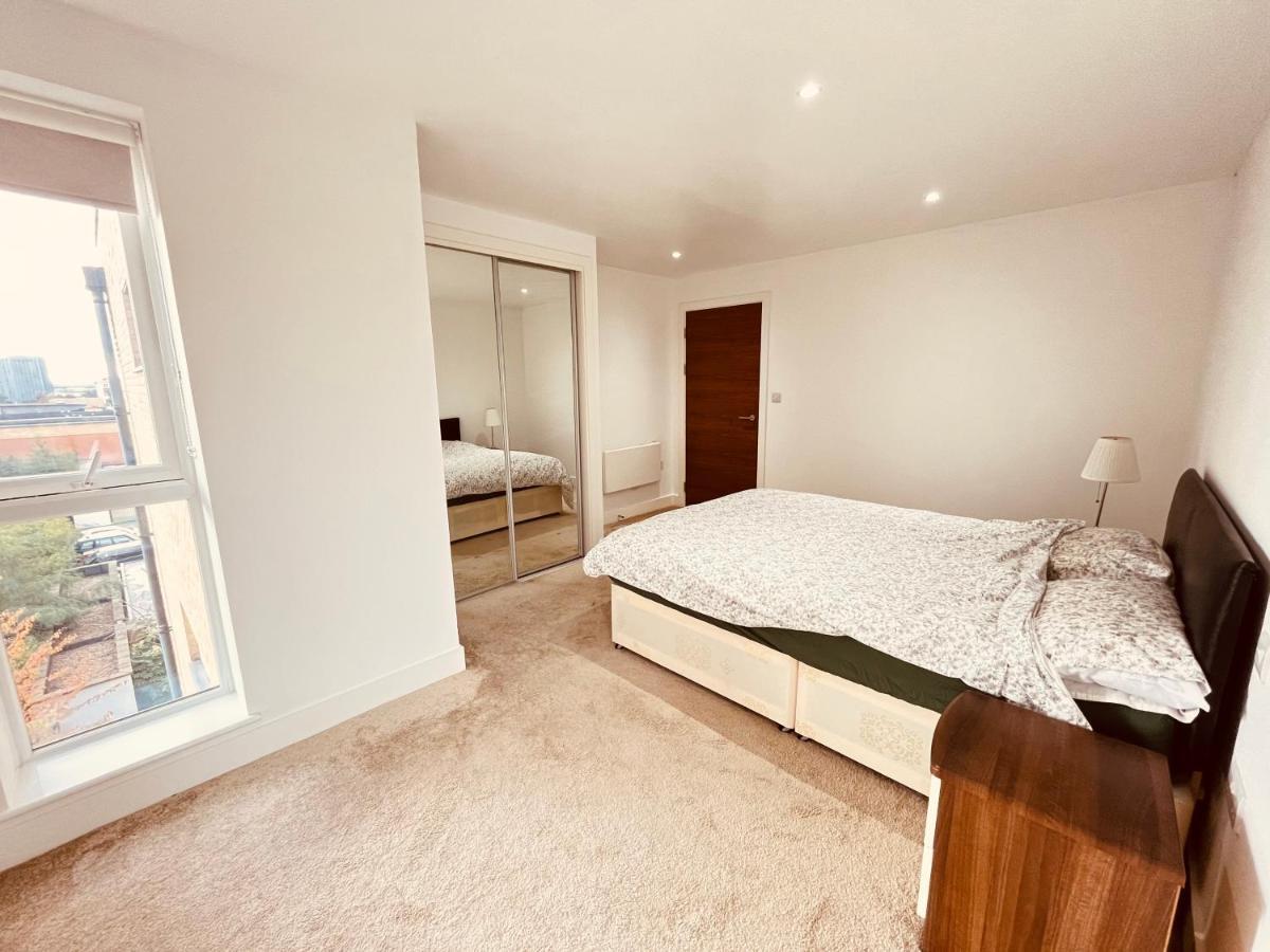 Apartment Morden 1 Bed Flat, Napier House, Bromyard Ave