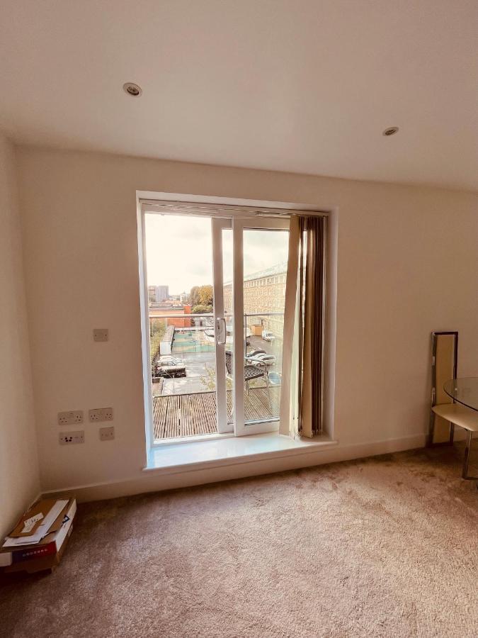 Morden 1 Bed Flat, Napier House, Bromyard Ave Apartment London